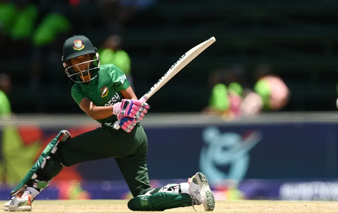 পাকিস্তানের বিপক্ষে টি-টোয়েন্টিতে অভিষেক হওয়ার সুমাইয়া এবার ওয়াডেতেও ডাক পেলেন।