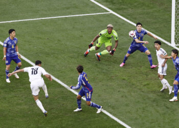 Soccer Football - AFC Asian Cup - Group D - Iraq v Japan - Education City Stadium, Al Rayyan, Qatar - January 19, 2024 Iraq's Ayman Hussein scores their first goal REUTERS/Thaier Al-Sudani