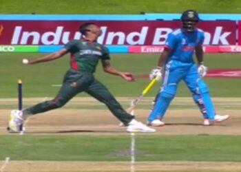 ইকবাল হোসেন ইমনের করা ৭ম ওভারের তৃতীয় ডেলিভারিটা বিতর্কিত নো বল দেন আম্পায়ার