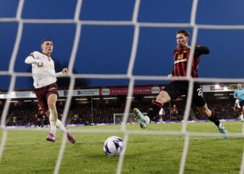 Soccer Football - Premier League - AFC Bournemouth v Manchester City - Vitality Stadium, Bournemouth, Britain - February 24, 2024 Manchester City's Phil Foden scores their first goal Action Images via Reuters/Matthew Childs