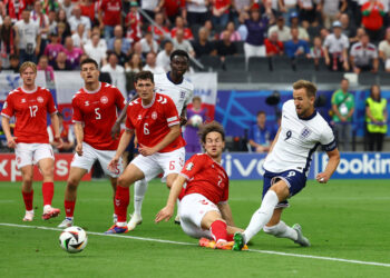 শুরুতে গোল করে ইংল্যান্ডকে এগিয়ে দিয়েছিলেন হ্যারি কেইন।