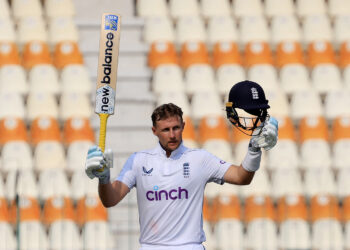 Cricket - First Test - England v Pakistan - Multan Cricket Stadium, Multan, Pakistan - October 9, 2024 England's Joe Root celebrates after reaching his century REUTERS/Akhtar Soomro