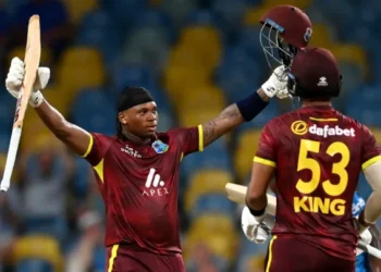 গত নভেম্বরে ইংল্যান্ডের বিপক্ষে ১ম আন্তর্জাতিক সেঞ্চুরি করার পর কেসি কার্টি।