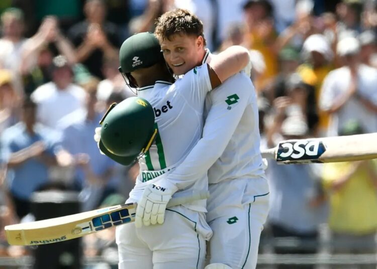 দুই সেঞ্চুরিয়ান রায়ান রিকেলটন ও টেম্বা বাভুমা