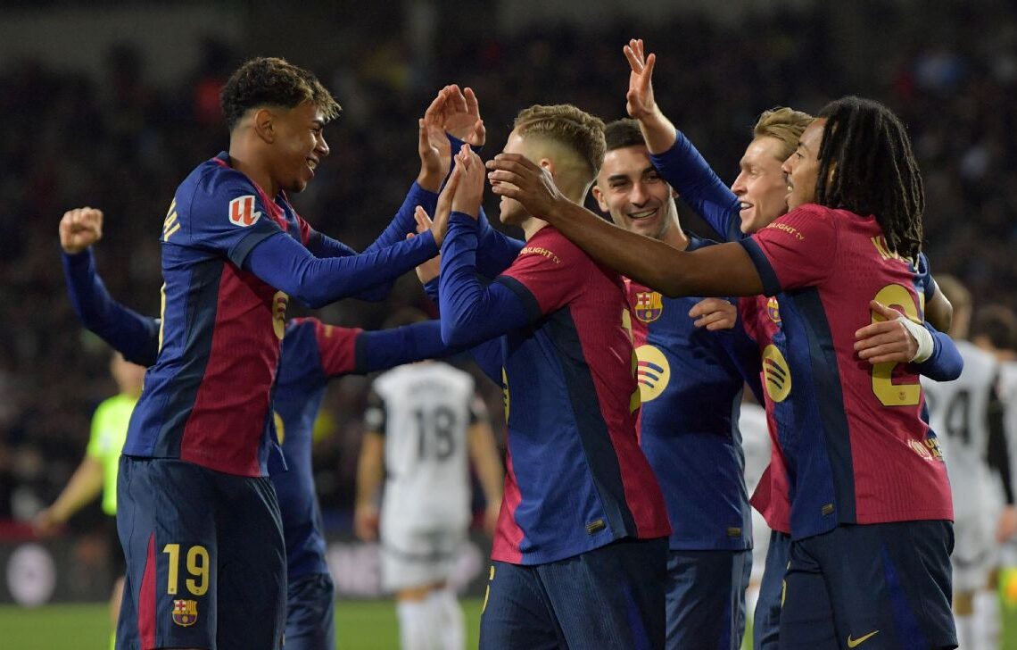 গোলের পর বার্সেলোনার খেলোয়াড়রা