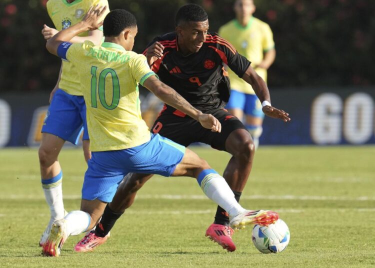 ব্রাজিল ও কলাম্বিয়া ম্যাচে বল দখলের লড়াই