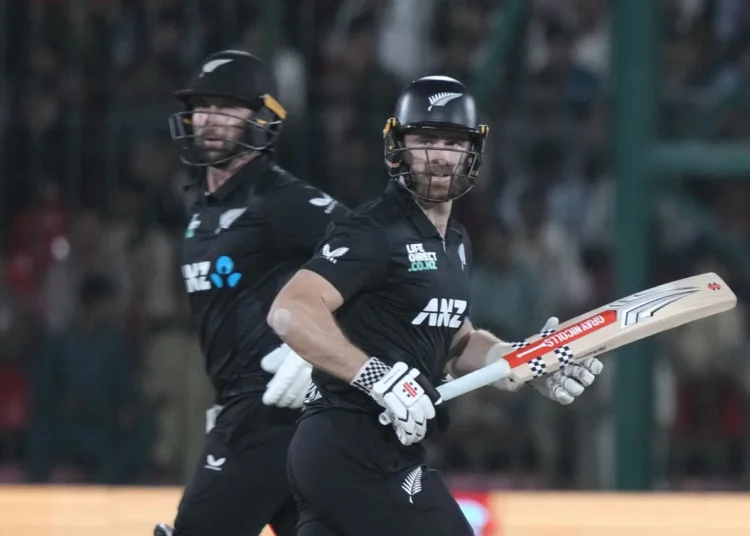 ডেভন কনওয়ে ও কেন উইলিয়ামসনের রান বিটউন দ্য উইকেট।