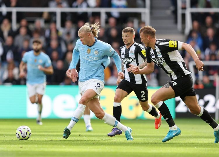 ইংলিশ প্রিমিয়ার লিগের ৫মস্থানে থাকা ম্যান সিটি আজ জয় পেলে টেবিলের চারে উঠবে।