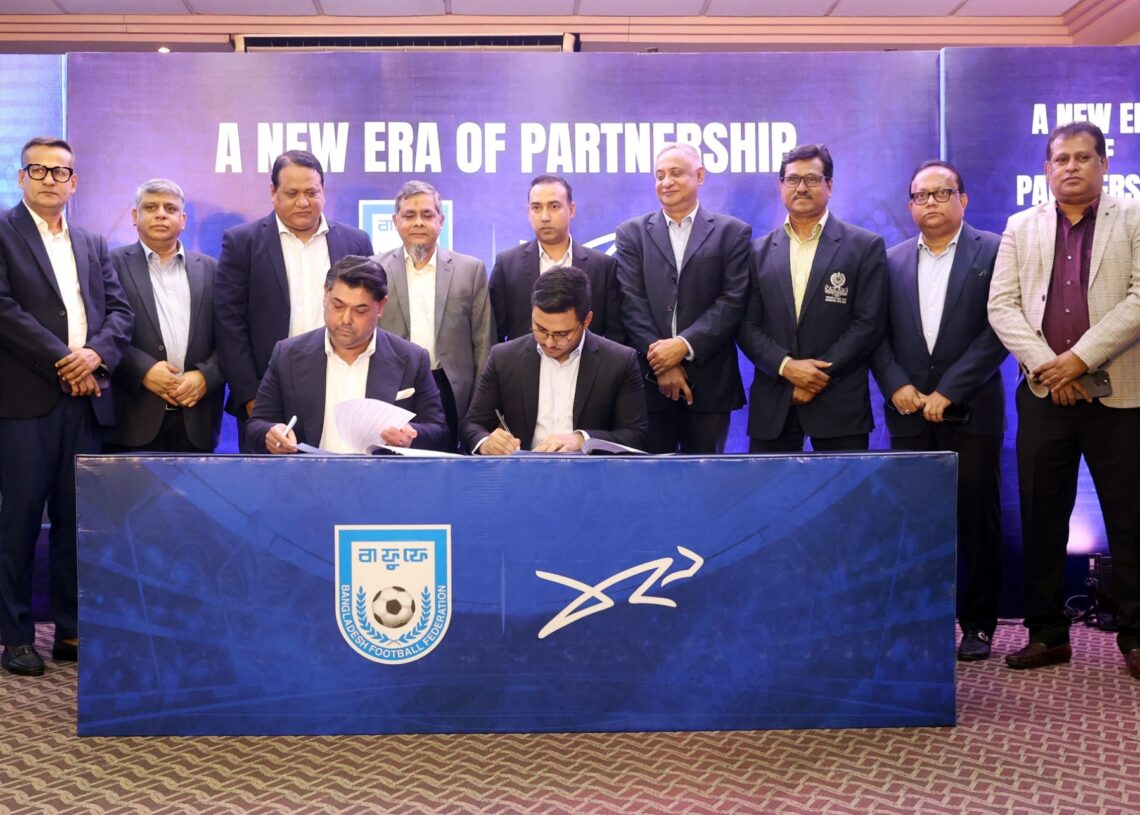 বাফুফের পক্ষে ফাহাদ করিম ও দৌড় পক্ষে আবিদ আলম চৌধুরী চুক্তিতে সই করেন।