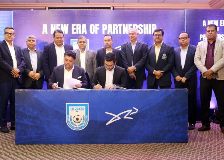 বাফুফের পক্ষে ফাহাদ করিম ও দৌড় পক্ষে আবিদ আলম চৌধুরী চুক্তিতে সই করেন।