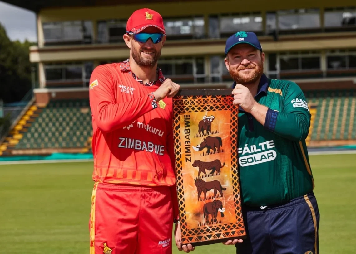 ছবিতে বামদিক থেকে ক্রেইগ আরভিন ও পল স্টার্লিং