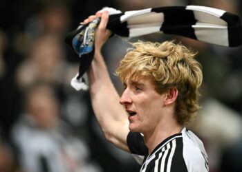 গোলের পর অ্যান্থনি গর্ডন