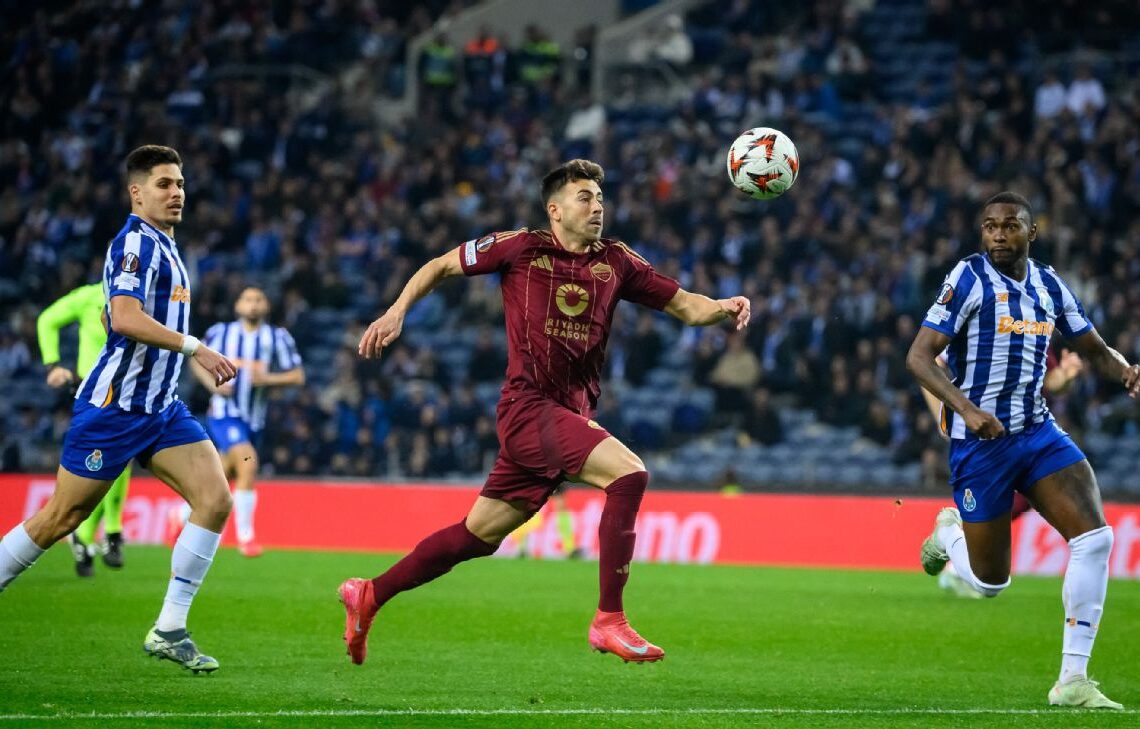 রোমা ও পোর্তোর ম্যাচে বল দখলের লড়াই