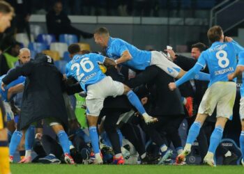 গোলের পর নাপোলি খেলোয়াড়দের উল্লাস