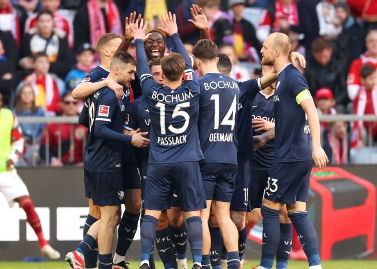 জয়ের পর বোচামের খেলোয়াড়রা