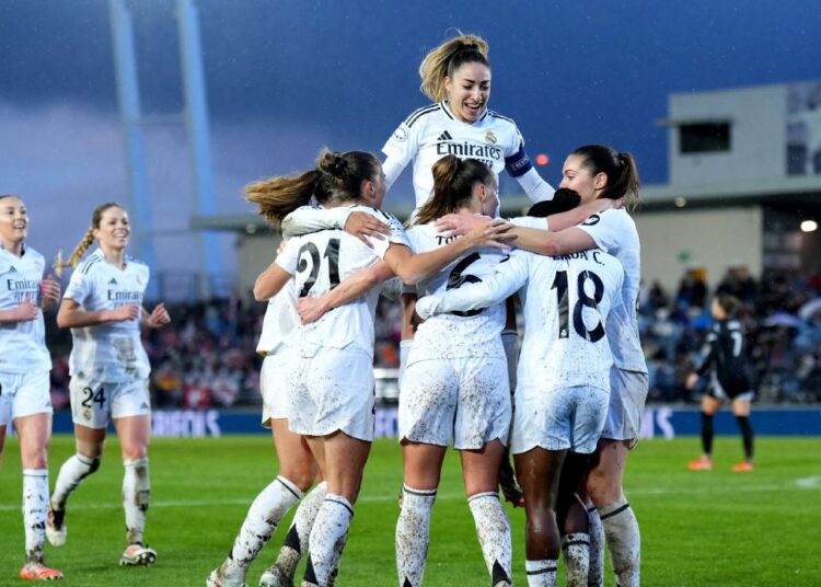 গোলের পর ম্যানসিটির খেলোয়াড়রা