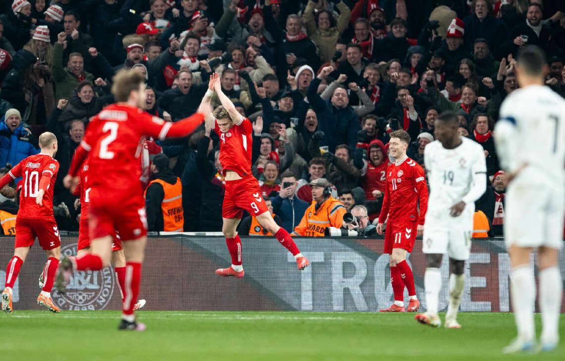 গোলের পর হয়লুন্ড, পাশে হতবাক রোনালদো