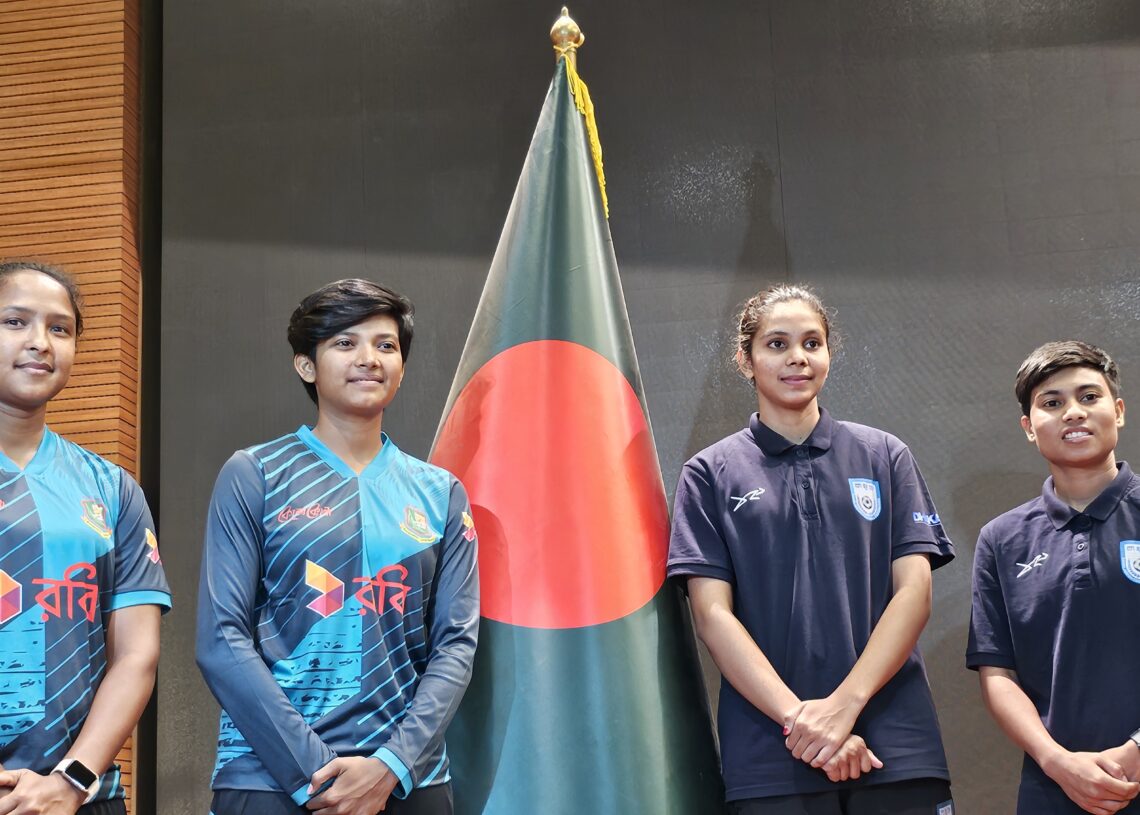 বাম দিক থেকে শারমিন সুলতানা, সুমাইয়া আক্তার, আফঈদা খন্দকার ও শাহিদা আক্তার রিপা