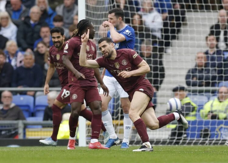 গোলের পর ম্যানসিটির খেলোয়াড়রা