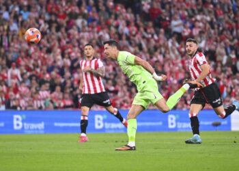 গোলের পর রবার্ট লেফানদোভস্কি