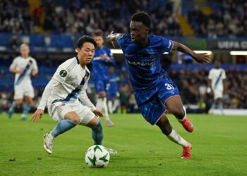 বল দখলের লড়াই