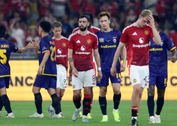 হতাশ ম্যানইউ খেলোয়াড়রা