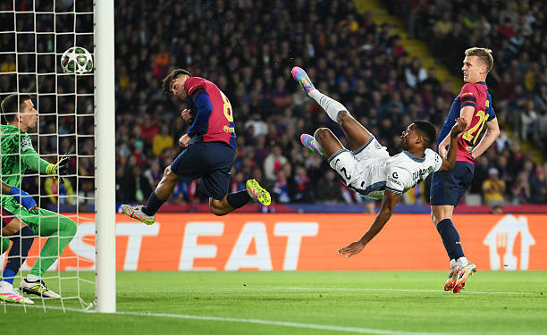 উয়েফা চ্যাম্পিয়ন্স লিগের ফিরতি ,ম্যাচে আজ মুখোমুখি হবে বার্সেলোনা ও ইন্টার মিলান।