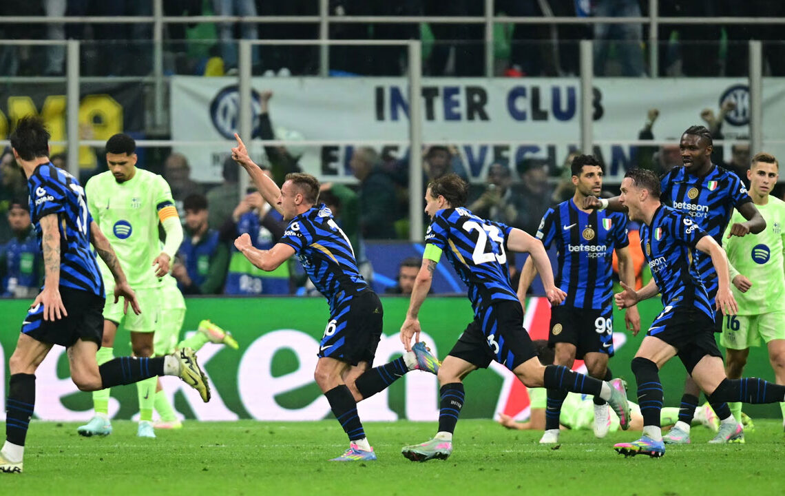 গোলের পর ইন্টার মিলানের খেলোয়াড়রা