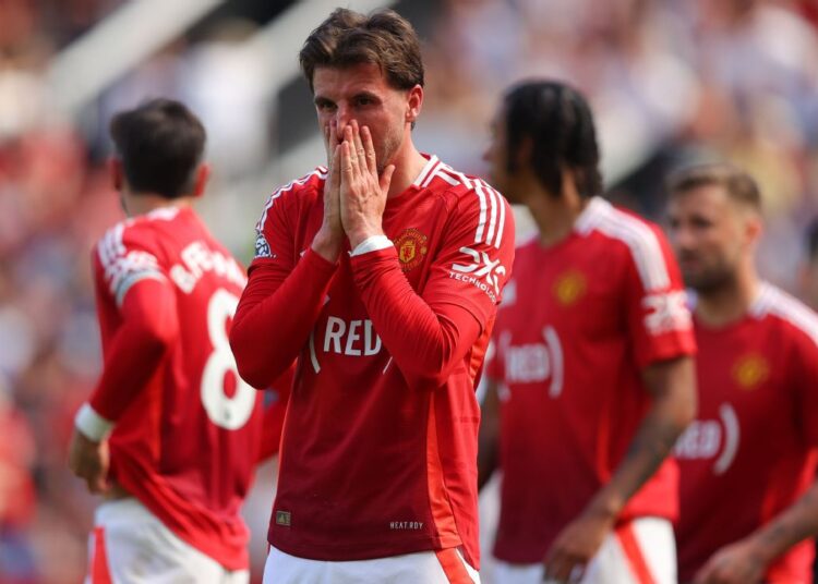 হারের পর ম্যানইউয়ের খেলোয়াড়রা