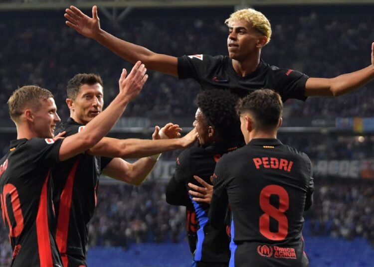 গোলদাতা ইয়ামালকে নিয়ে উৎসব বার্সেলোনার খেলোয়াড়দের