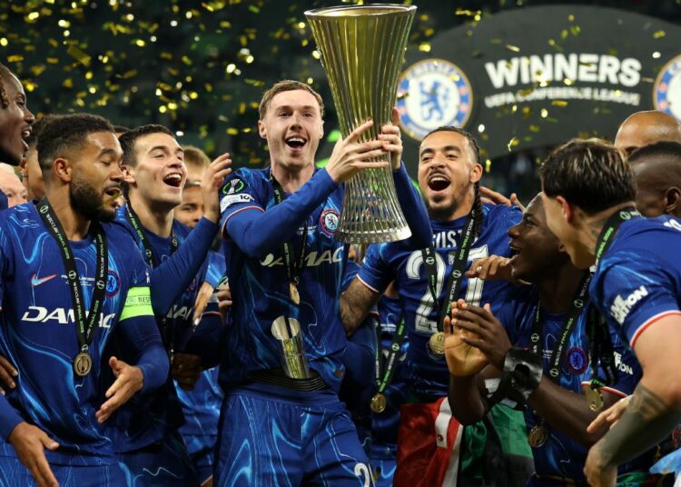 শিরোপা জয়ী চেলসির খেলোয়াড়রা