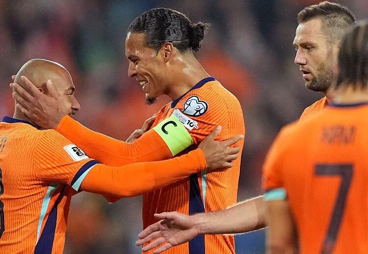 গোল উৎসবের নেদারল্যান্ডসের খেলোয়াড়রা