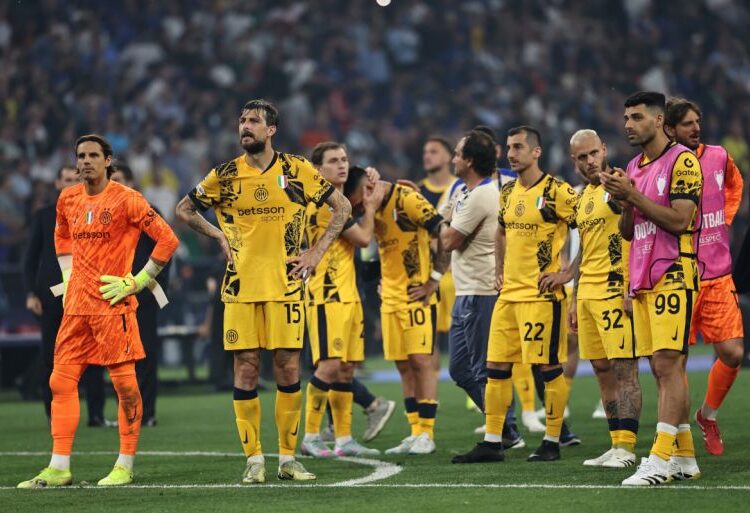 ইন্টার মিলানের হতাশ খেলোয়াড়রা