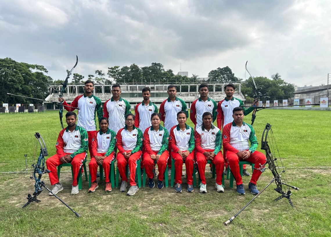 সিঙ্গাপুরগামী বাংলাদেশ আরচ্যারী দল।