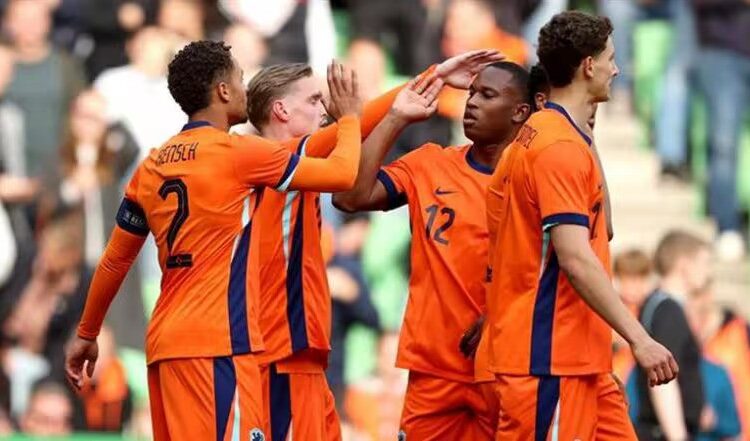 গোলের পর খেলোয়াড়রা