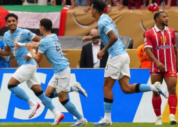 গোলের পর ম্যানসিটির খেলোয়াড়রা