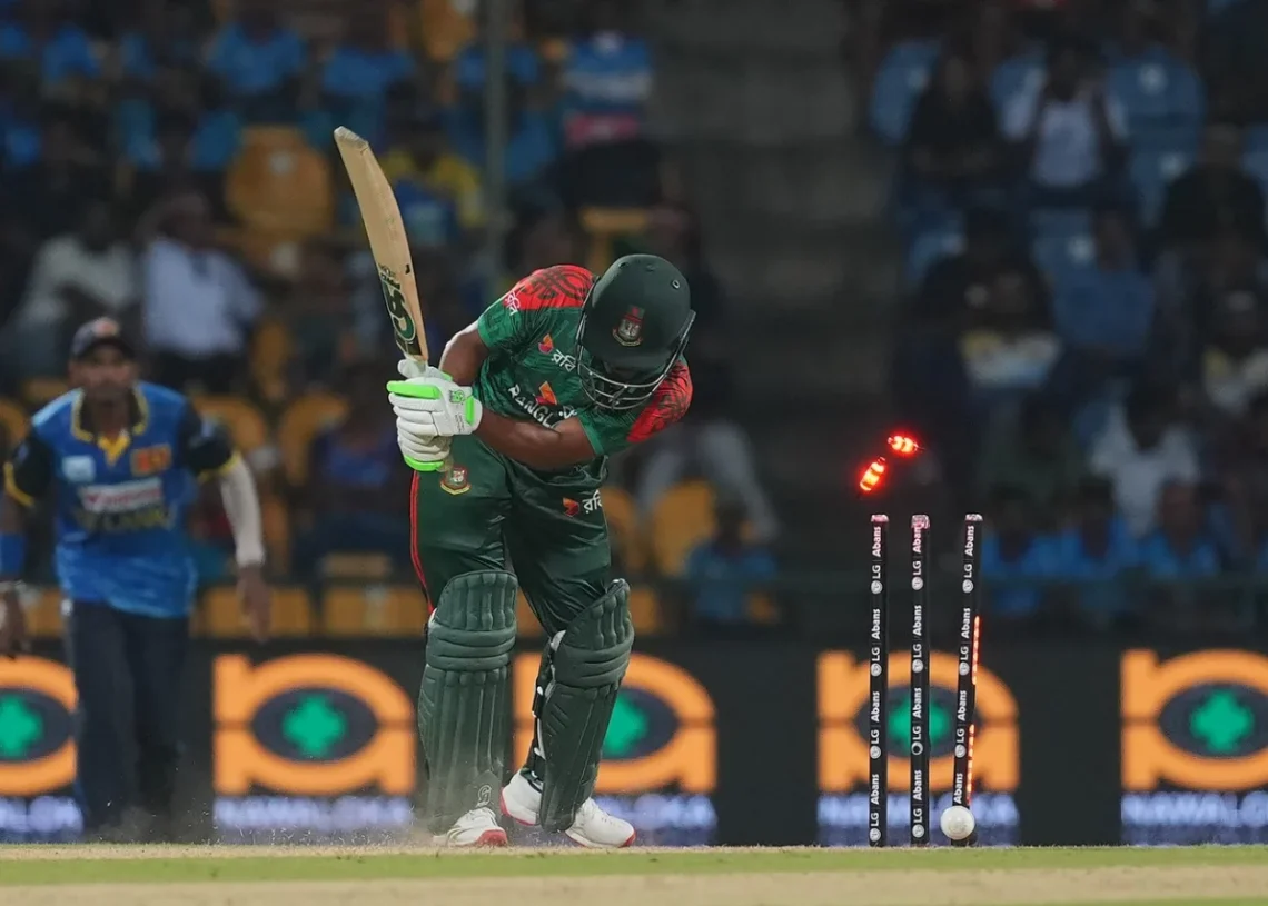 আসিথা ফার্নান্দোর ওভারে বোল্ড হয়ে ১৭ রানে ফিরেছেন ওপেনার তানজিদ তামিম।