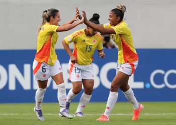 গোলের পর কলাম্বিয়ার খেলোয়াড়রা