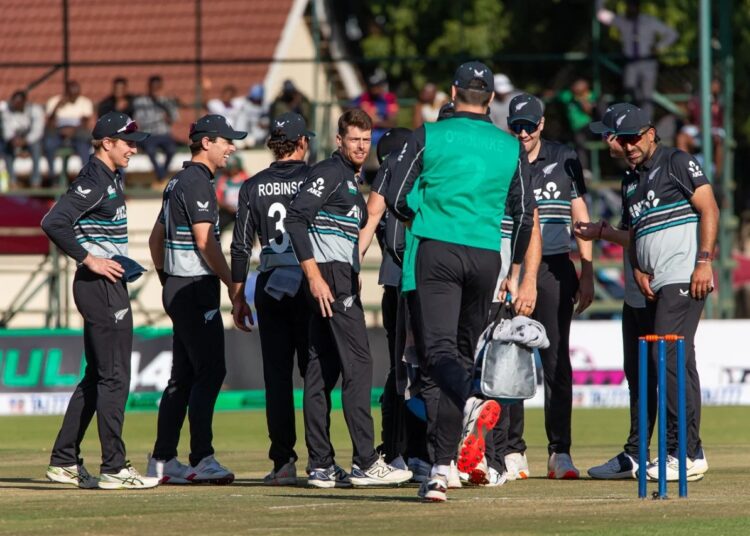 উইকেট শিকারের পর নিউজিল্যান্ডের খেলোয়াড়রা