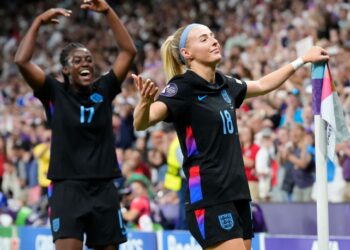 গোলের পর ইংল্যান্ডে খেলোয়াড়রা