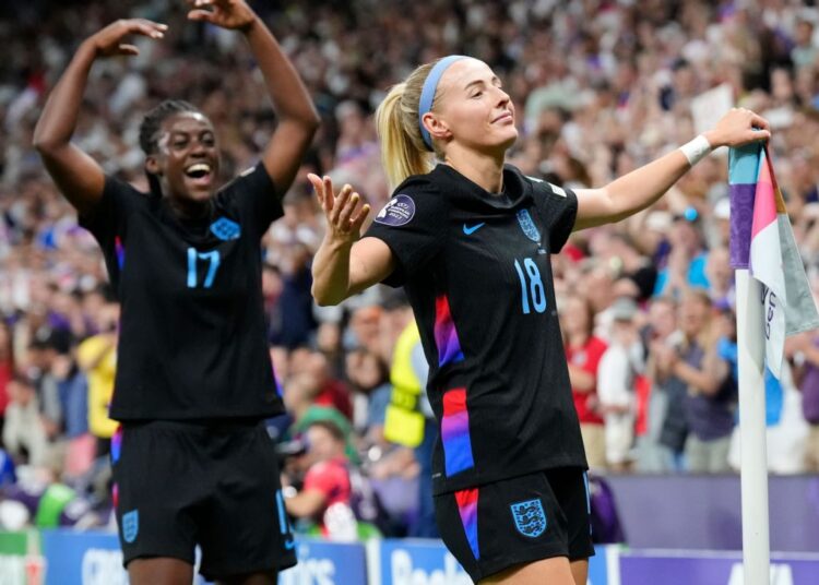 গোলের পর ইংল্যান্ডে খেলোয়াড়রা