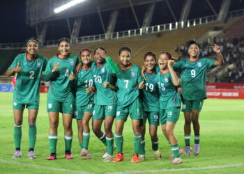 আফঈদা খন্দকারের নেতৃত্বে বাংলাদেশ অনূর্ধ্ব-২০ নারী ফুটবল দল।