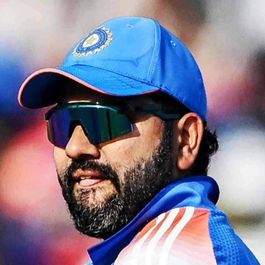 মধ্যরাতে হাসপাতালে রোহিত!