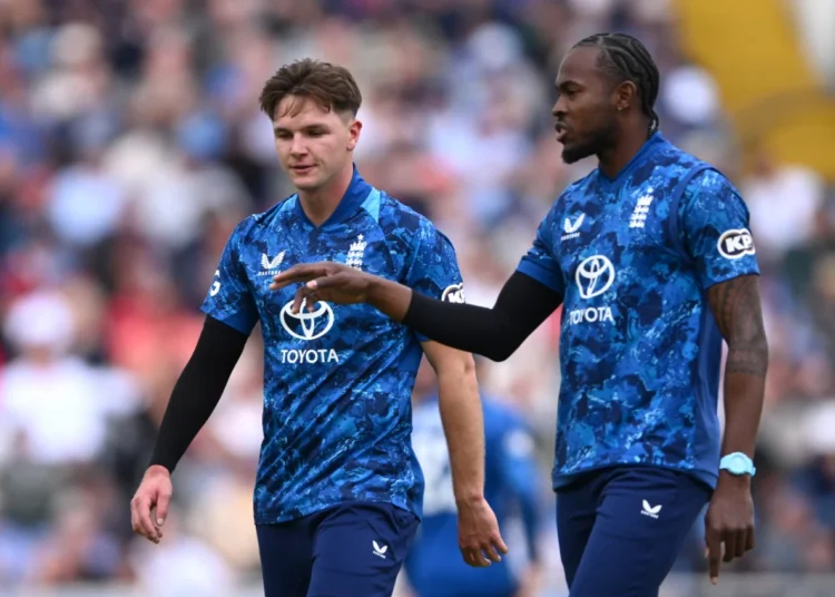 সনি বেকার সাথে জোফরা আর্চার