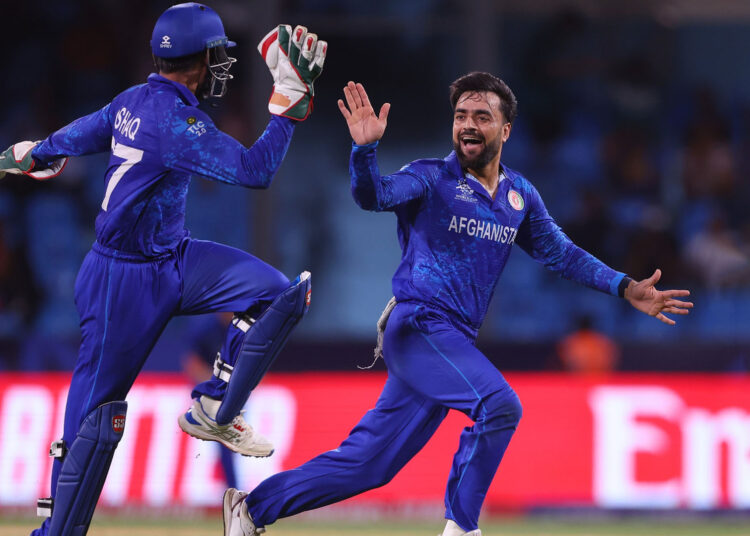 উদ্বোধনী ম্যাচে দ্রুততম ফিফটি ও ক্যাচ মিসের নতুন রেকর্ড