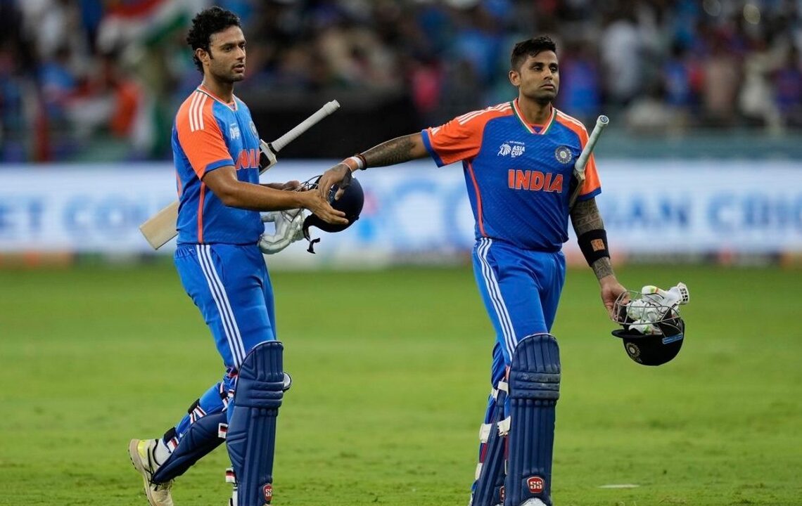 পাকিস্তানের ক্রিকেটারদের সঙ্গে হাত মেলায়নি ভারতের খেলোয়াড়রা!