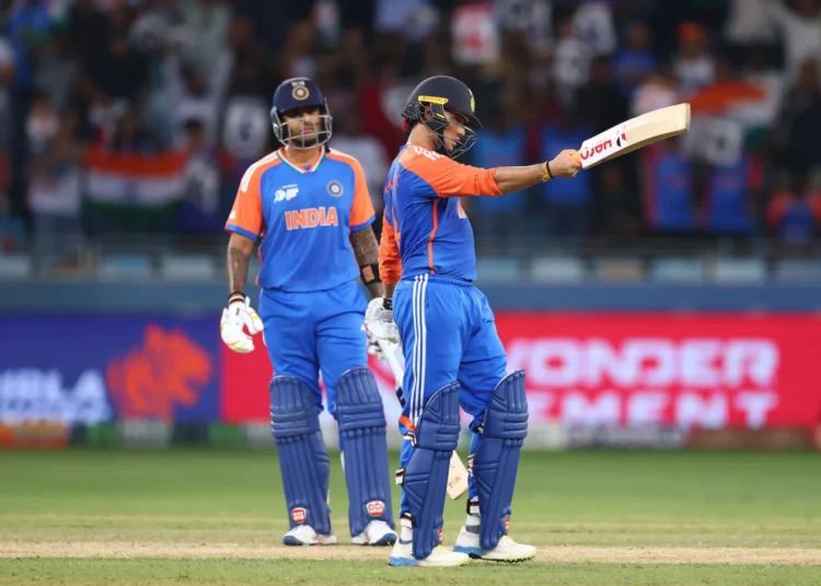 টানা তৃতীয় অর্ধশতক হাঁকিয়েছেন অভিষেক শর্মা।