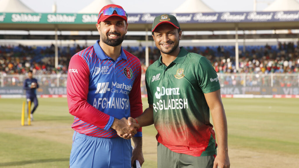 সাকিবের রেকর্ডে ভাগ বসালেন মোহাম্মদ নবি