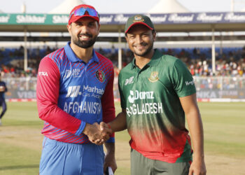 সাকিবের রেকর্ডে ভাগ বসালেন মোহাম্মদ নবি