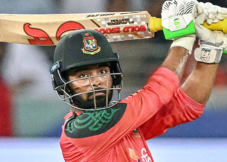 শ্রীলঙ্কার বিপক্ষে ঝড় তুলে ফেসবুকে যা বার্তা দিলেন হৃদয়